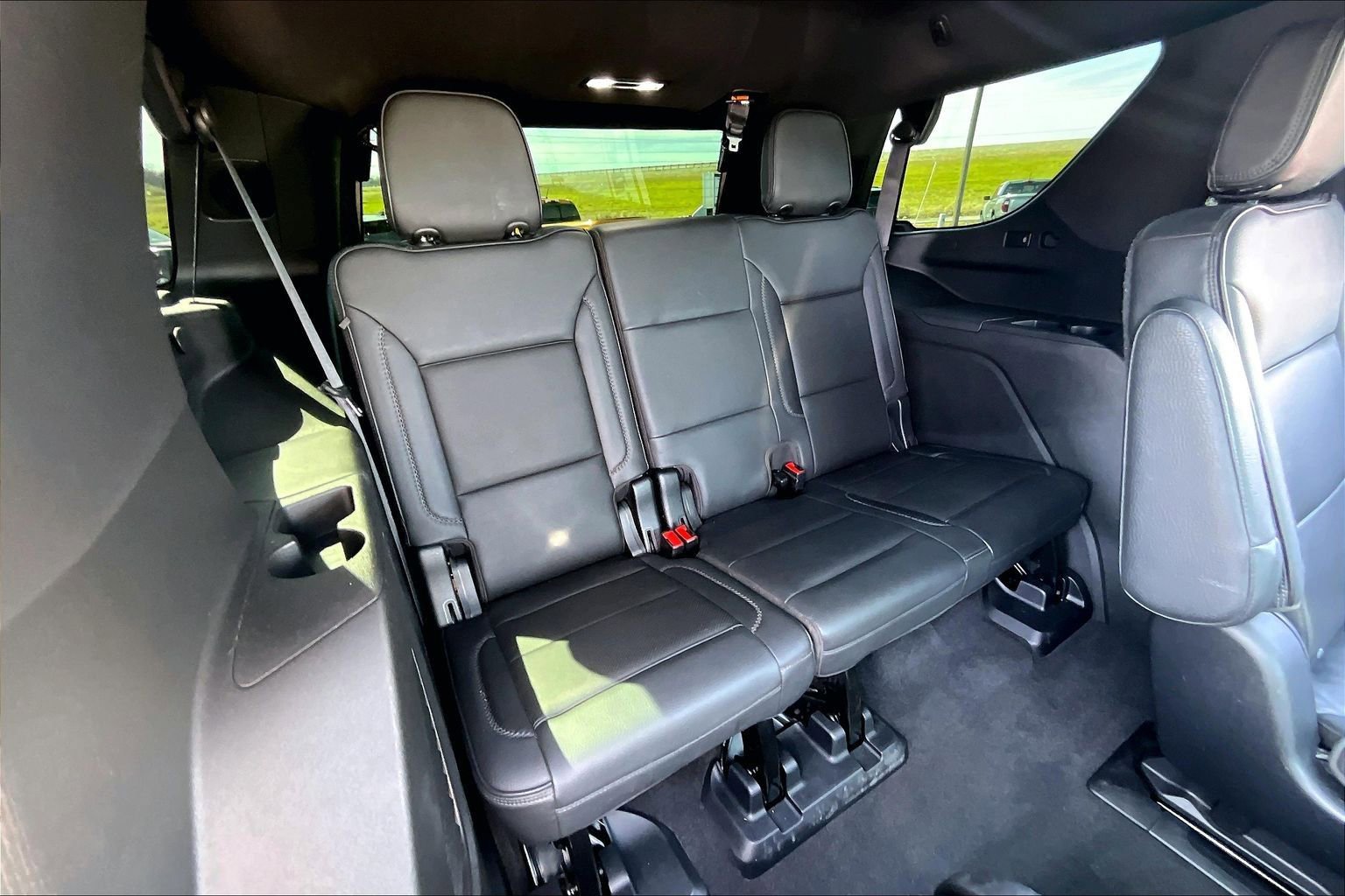 Used 2021 GMC Yukon Denali w/ Denali Premium Package image 30