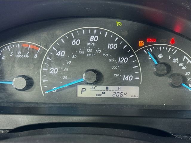 Used 2014 Toyota Camry L image 20