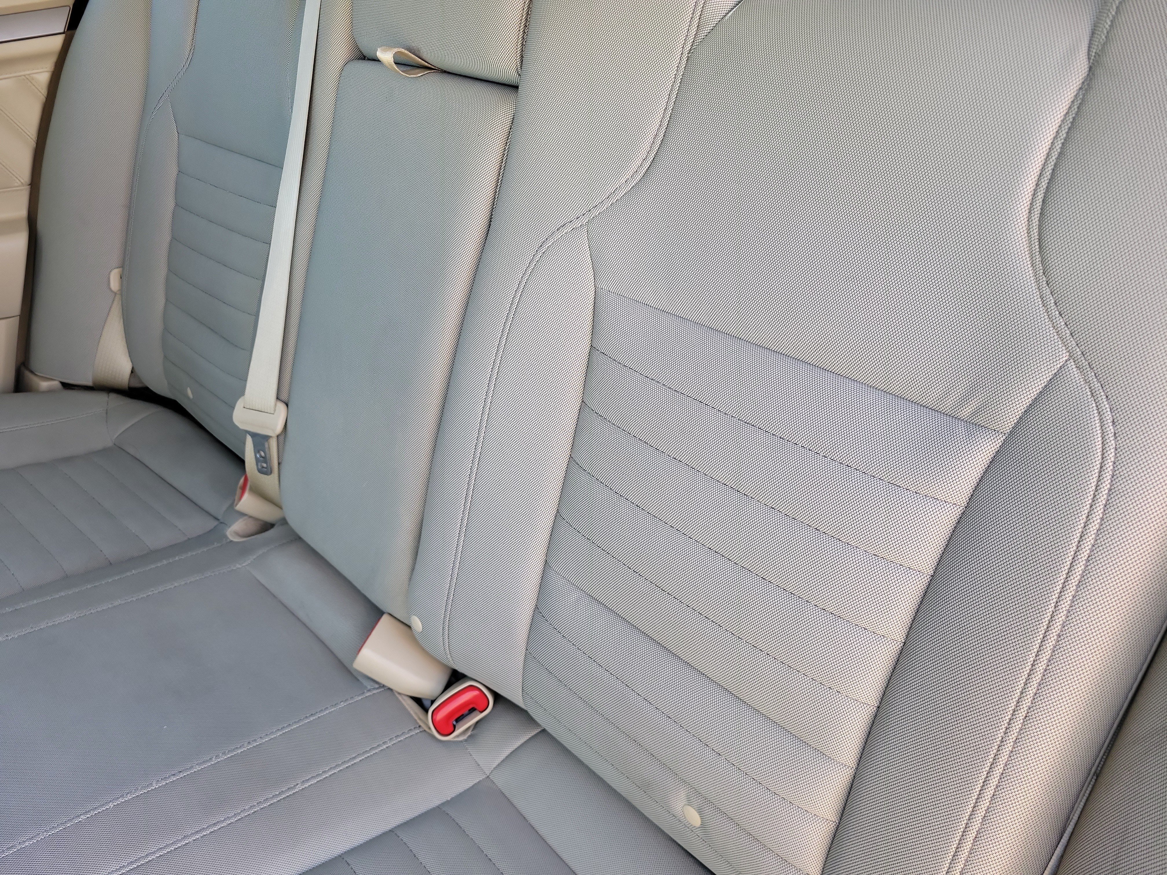 Used 2015 Ford Taurus SE FWD image 13