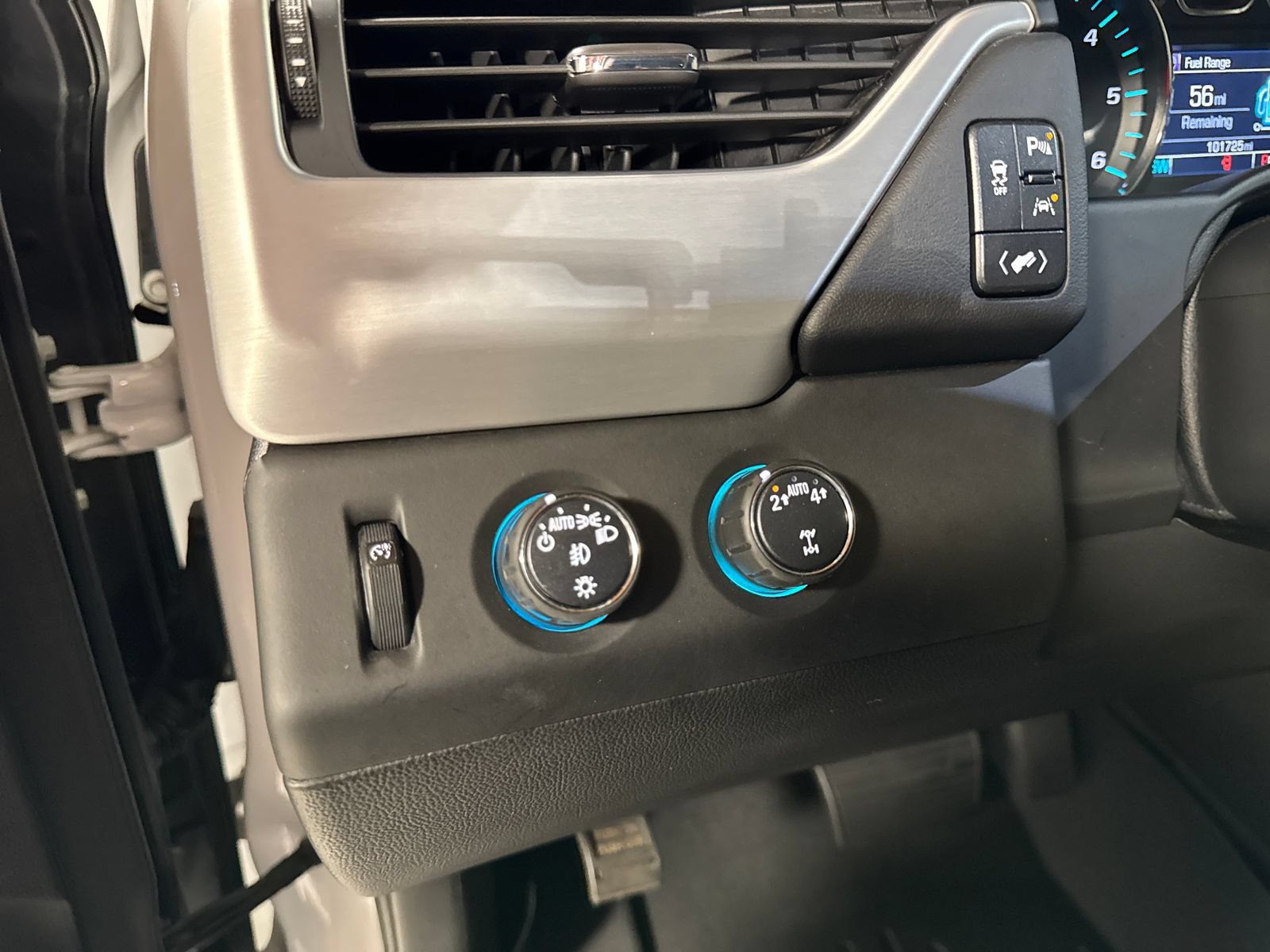 Used 2020 GMC Yukon XL SLT w/ Open Road Package AWD/4WD image 18