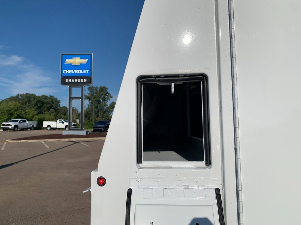 New 2025 Chevrolet Express 3500 Work Van w/ Power Convenience Package RWD image 19