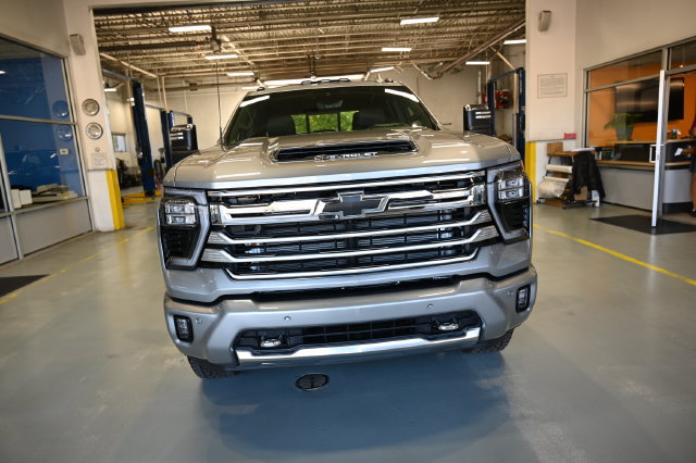New 2026 Chevrolet Silverado 3500 High Country w/ High Country Premium Package AWD/4WD image 2