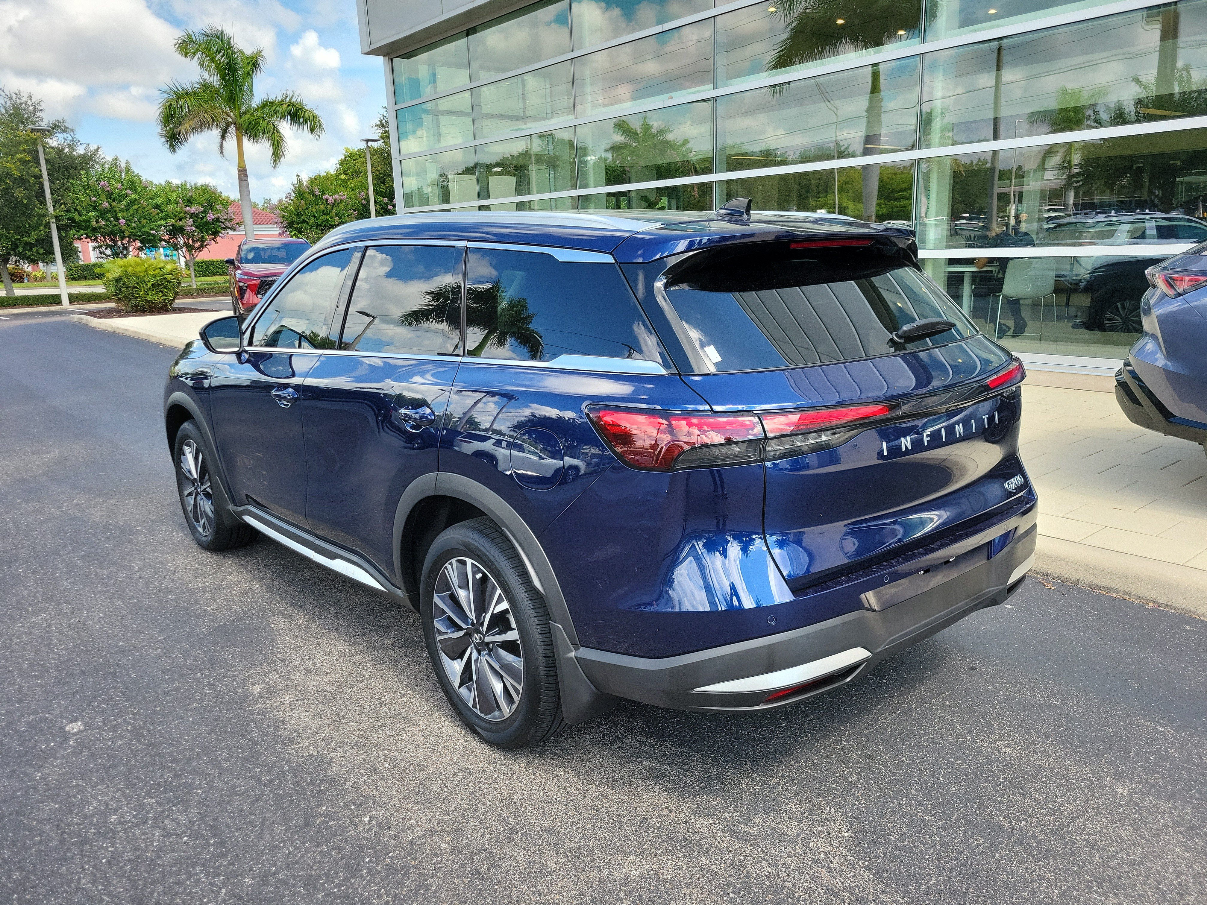Certified 2026 INFINITI QX60 Luxe w/ Cargo Package FWD image 6