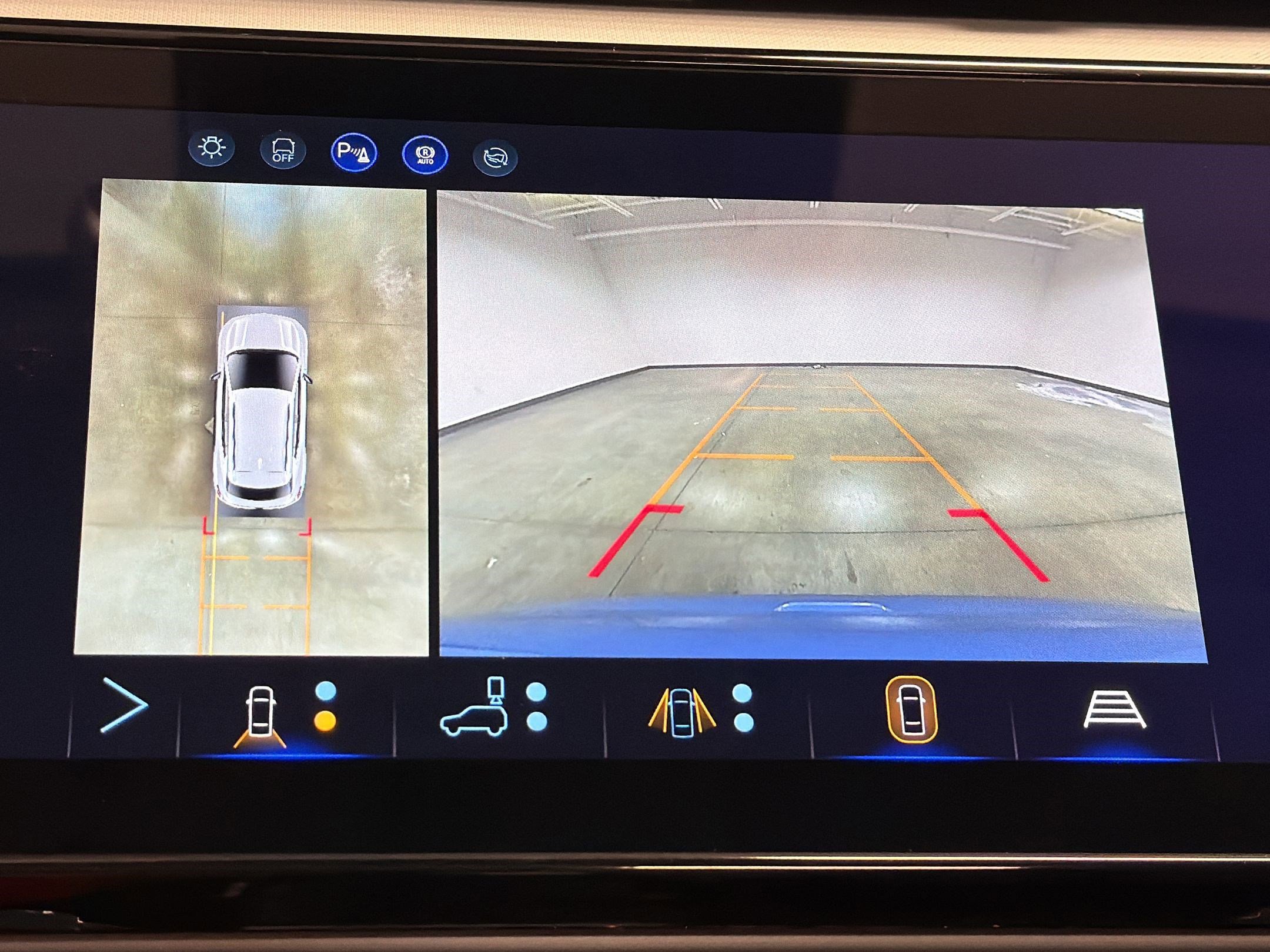 New 2027 Chevrolet Bolt RS w/ Technology Package FWD image 26