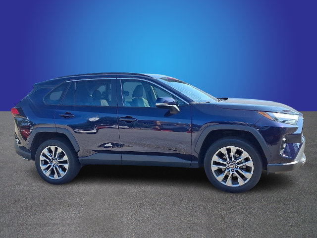 Used 2022 Toyota RAV4 XLE Premium FWD image 4