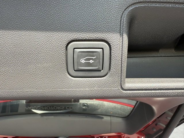 Used 2021 GMC Terrain SLT image 17