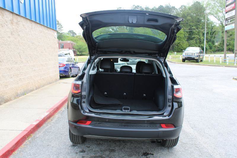 Used 2018 Jeep Compass Limited w/ Navigation Group AWD/4WD image 12