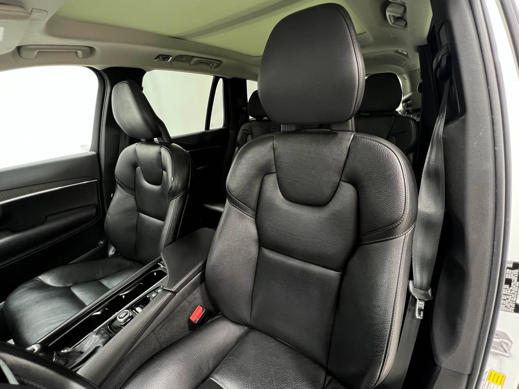 Used 2020 Volvo XC90 T6 Momentum AWD/4WD image 15
