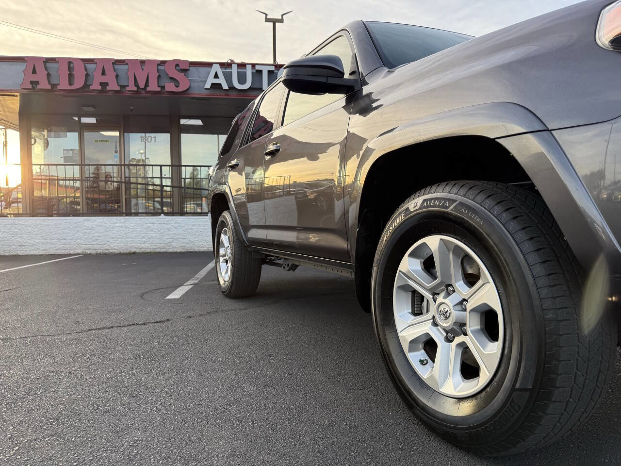 Used 2019 Toyota 4Runner SR5 AWD/4WD image 29