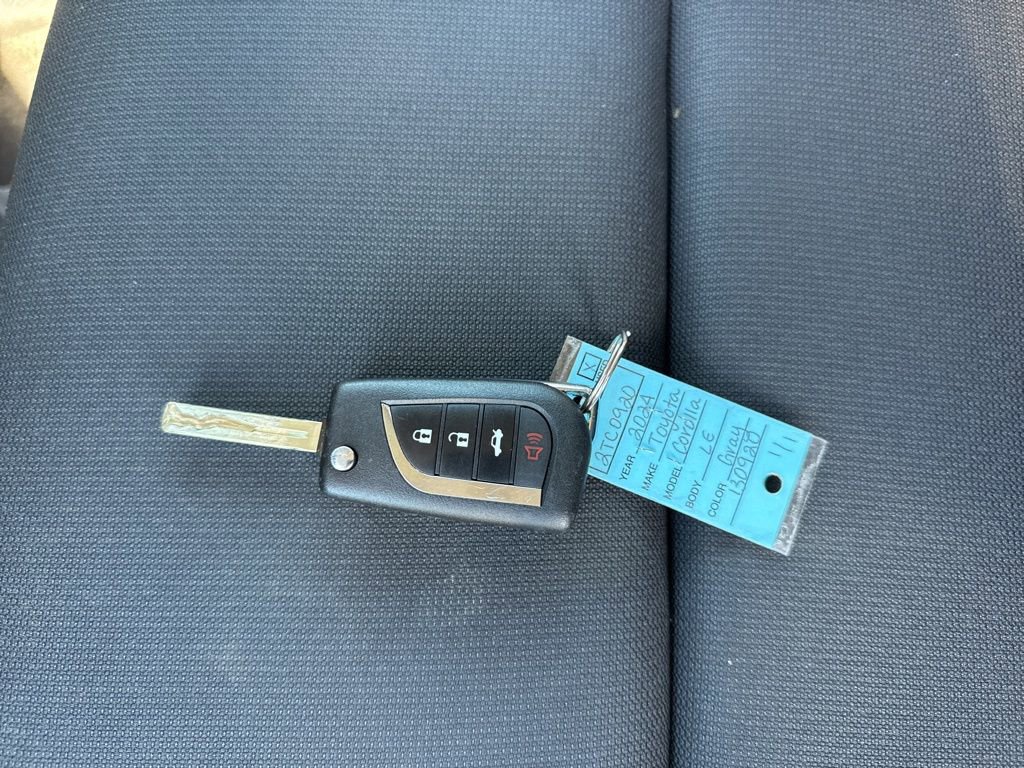 Used 2024 Toyota Corolla LE image 31