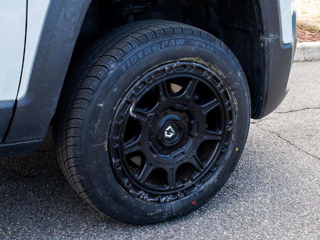 Used 2017 Jeep Renegade Sport w/ Power & Air Group image 8