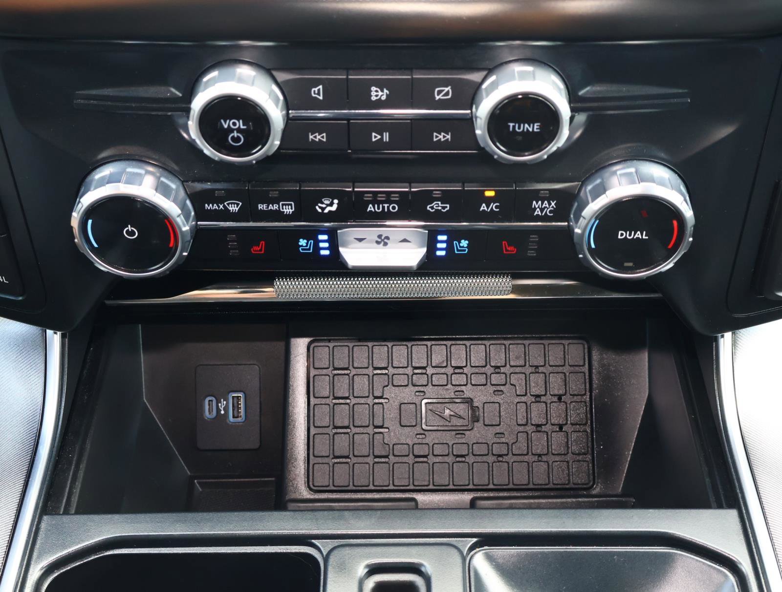 Used 2023 Ford F150 Platinum w/ Equipment Group 701A High image 34