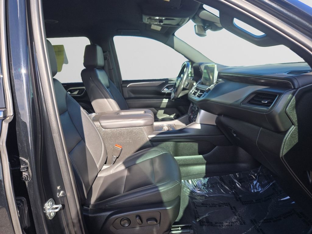 Used 2023 Chevrolet Suburban LT AWD/4WD image 17
