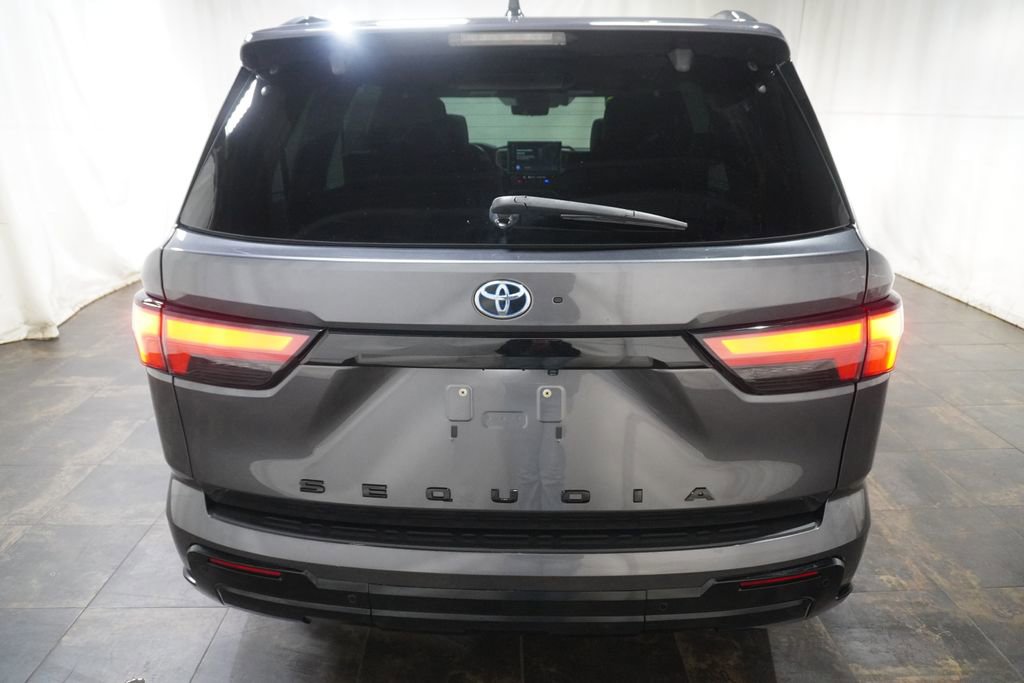 Used 2023 Toyota Sequoia Platinum AWD/4WD image 6