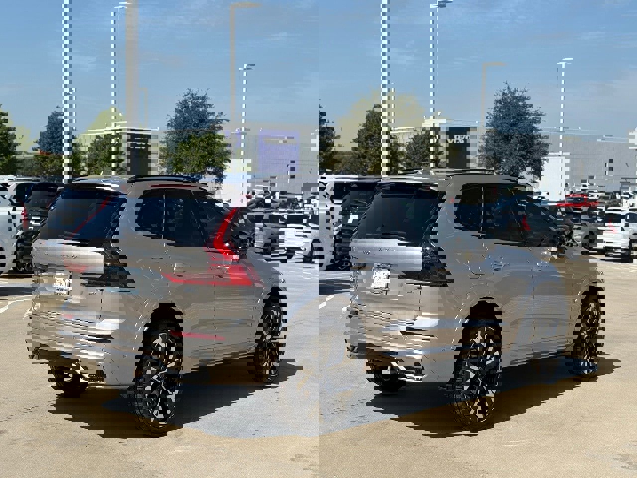 New 2026 Volvo XC60 B5 Ultra w/ Protection Package Premier image 6