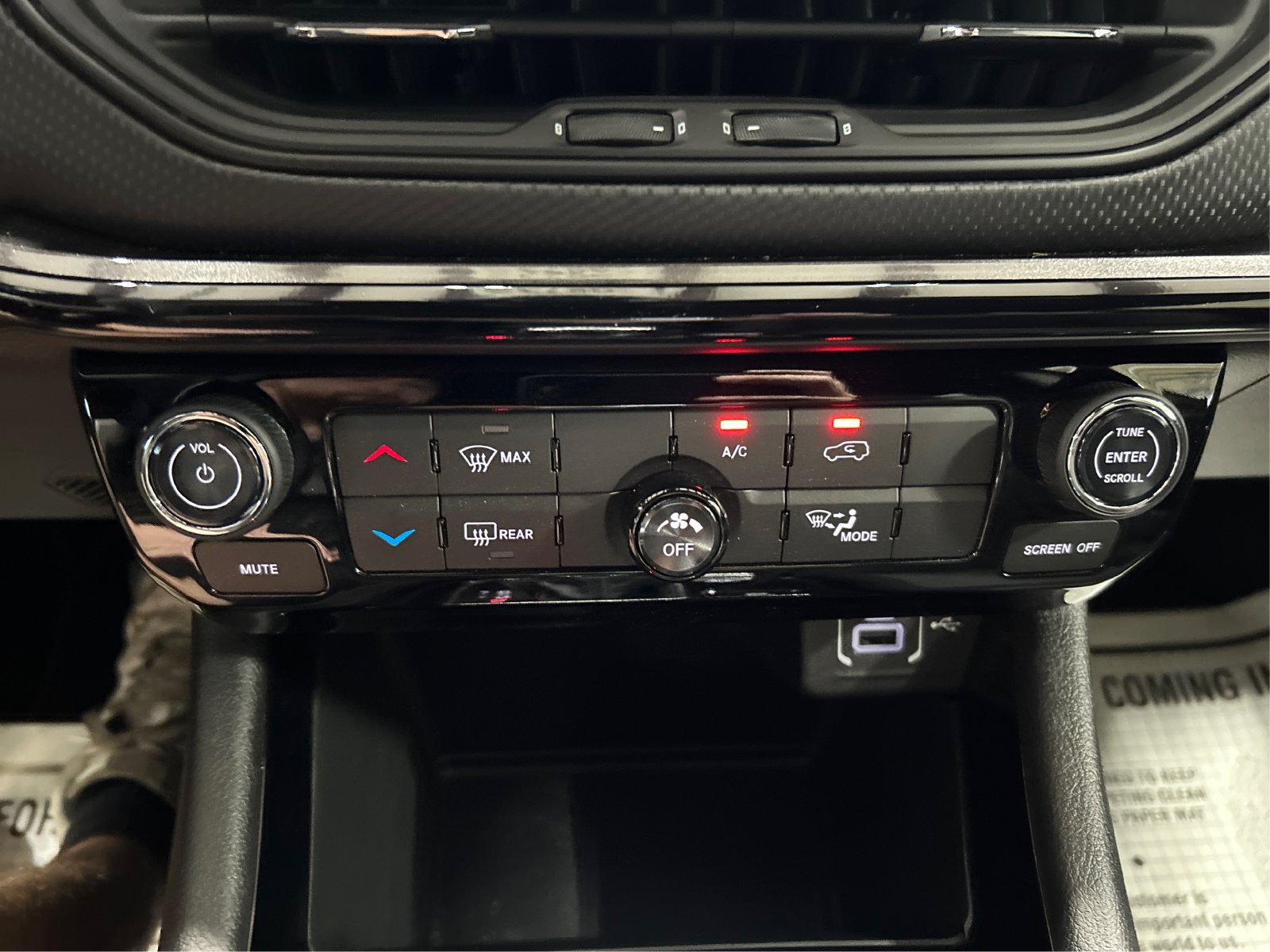 New 2026 Jeep Compass Latitude AWD/4WD image 26