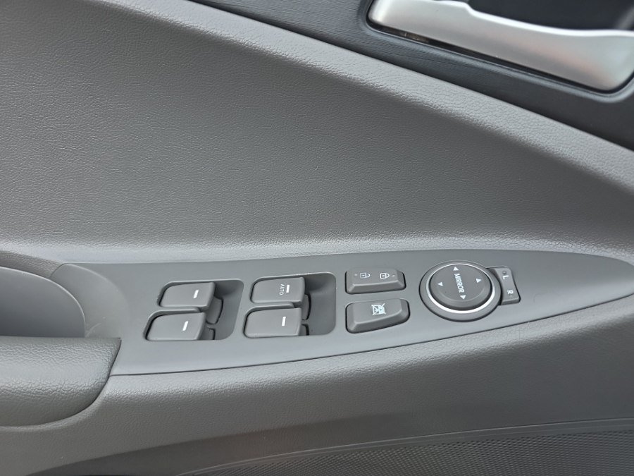 Used 2011 Hyundai Sonata GLS FWD image 24