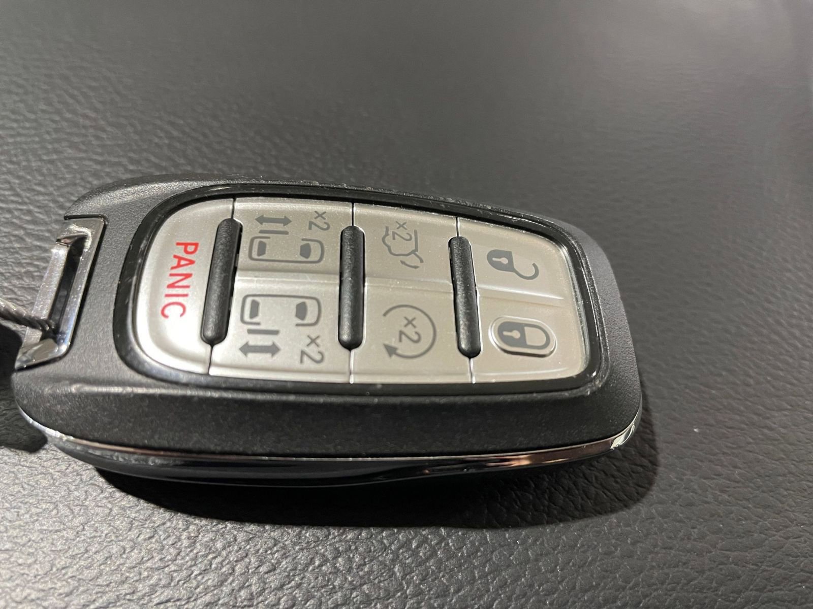 Used 2025 Chrysler Pacifica Select image 27