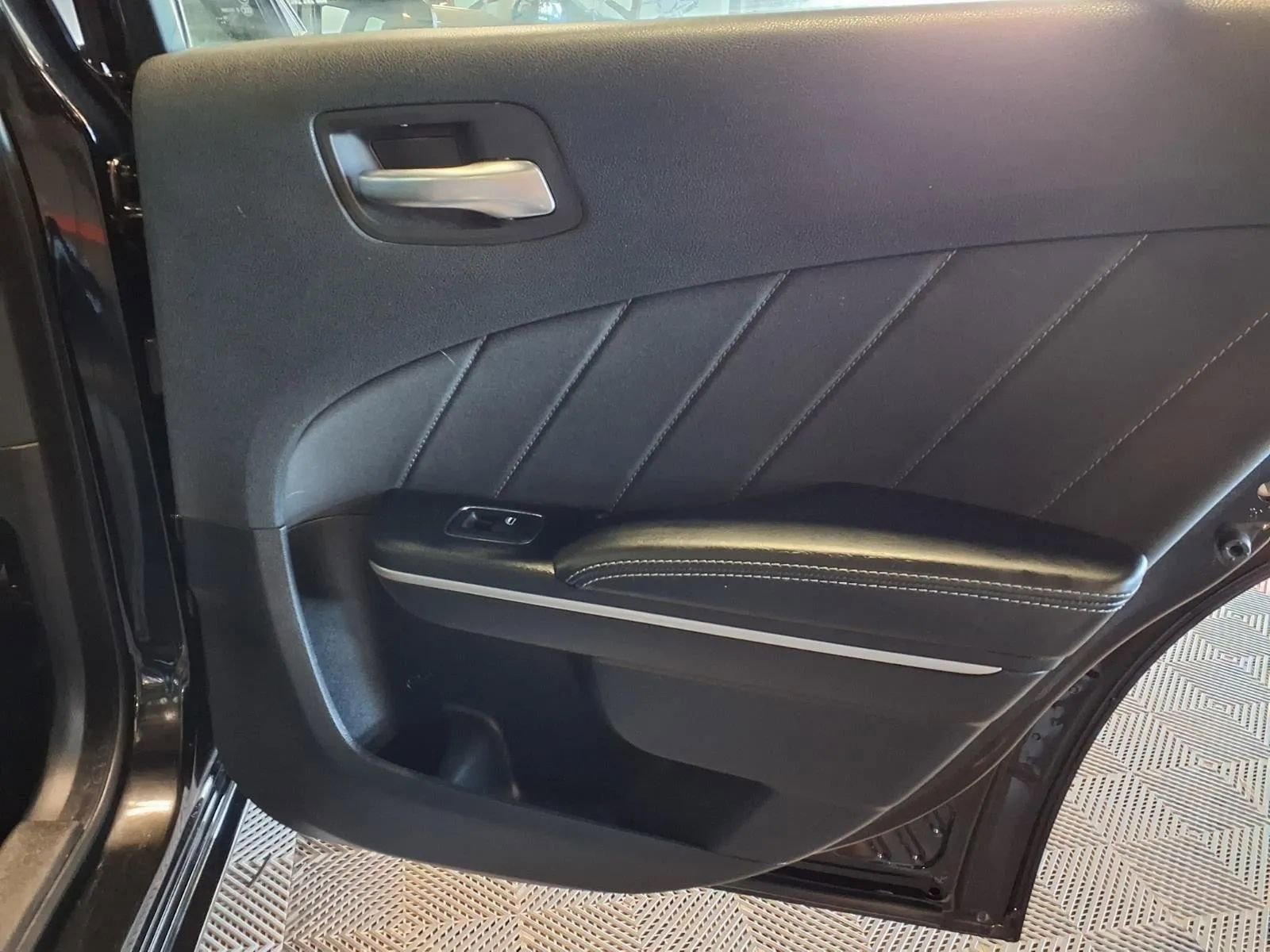 Used 2019 Dodge Charger SXT w/ Cold Weather Package AWD/4WD image 9