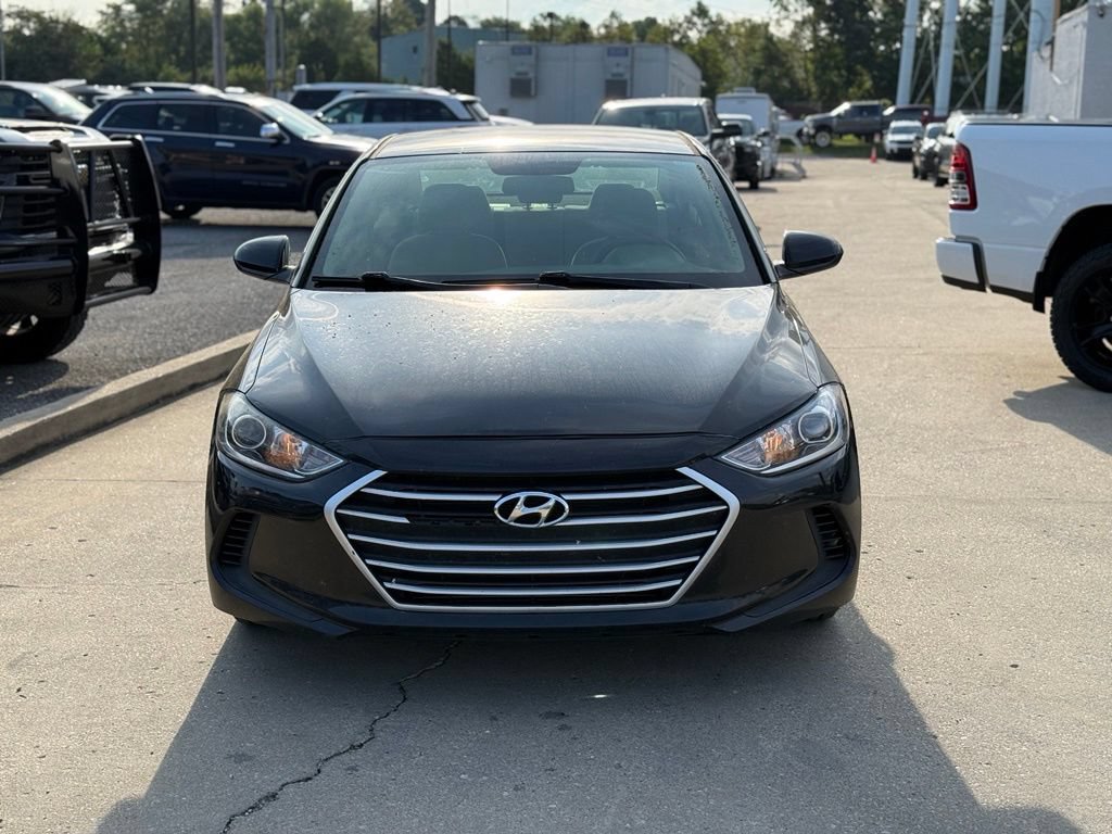 Used 2018 Hyundai Elantra SEL w/ Winter Weather Package FWD image 3