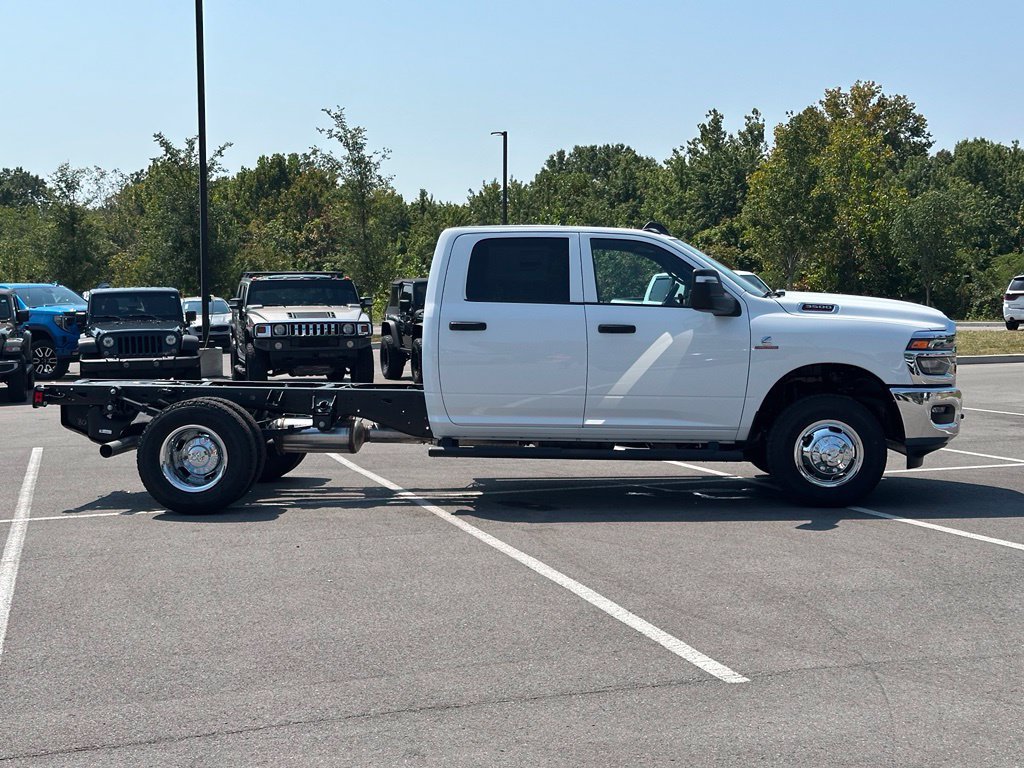 New 2027 RAM 3500 Tradesman w/ Chrome Appearance Group A AWD/4WD image 8
