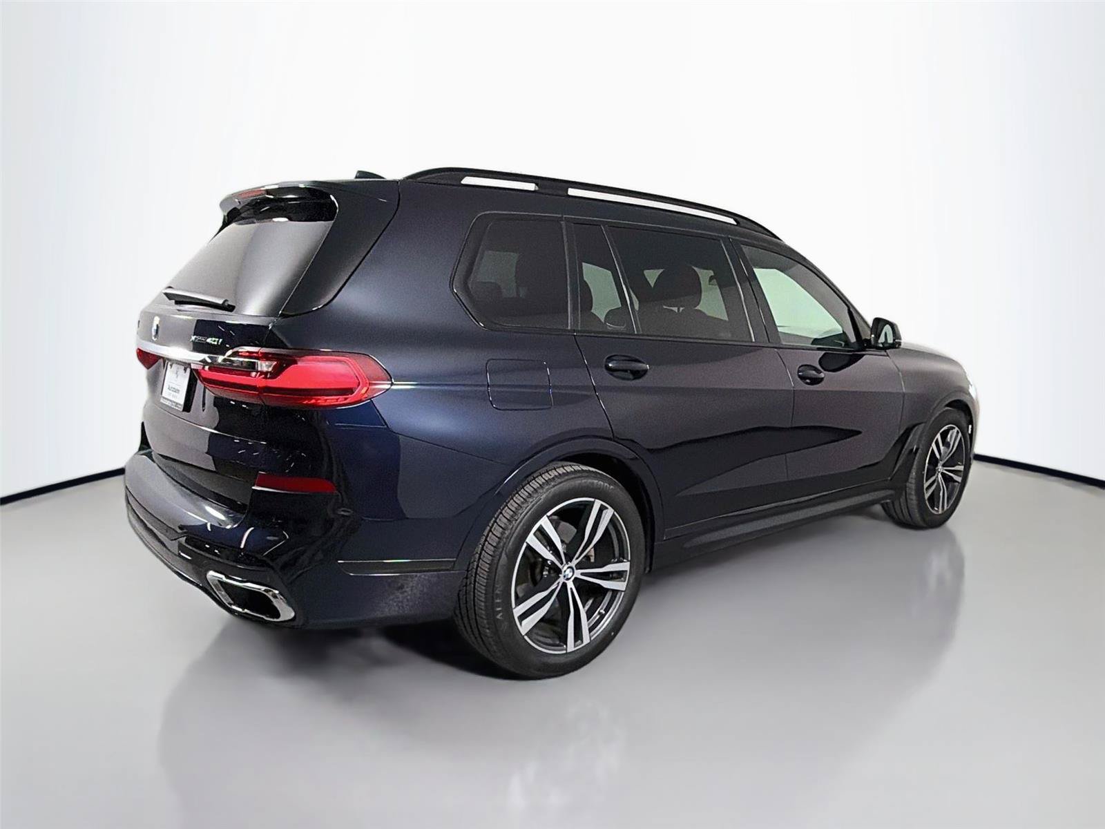 Used 2021 BMW X7 xDrive40i w/ M Sport Package AWD/4WD image 5