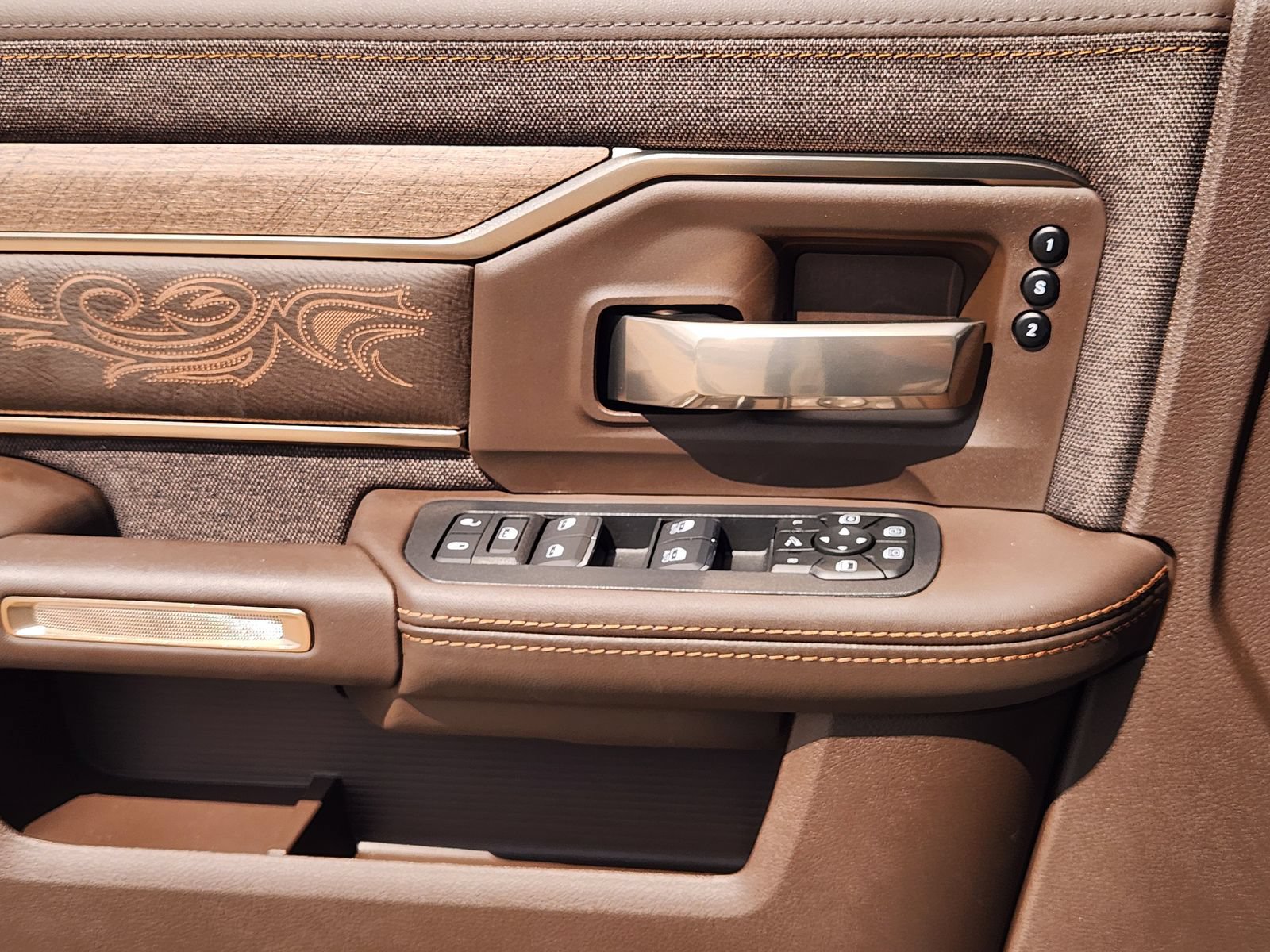 New 2026 RAM 2500 Limited AWD/4WD image 19