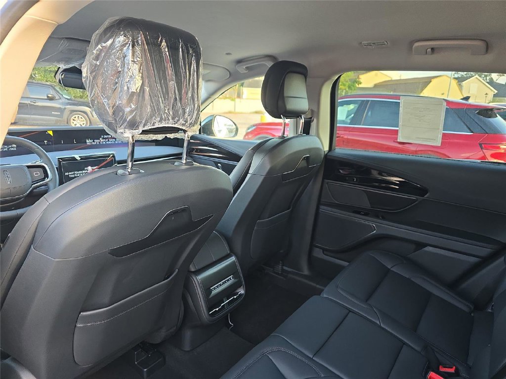 New 2026 Lincoln Nautilus Premier AWD/4WD image 10