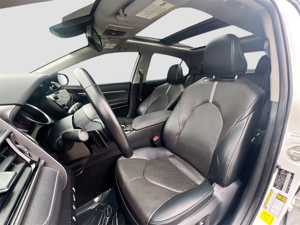 Used 2020 Toyota Camry XSE image 21