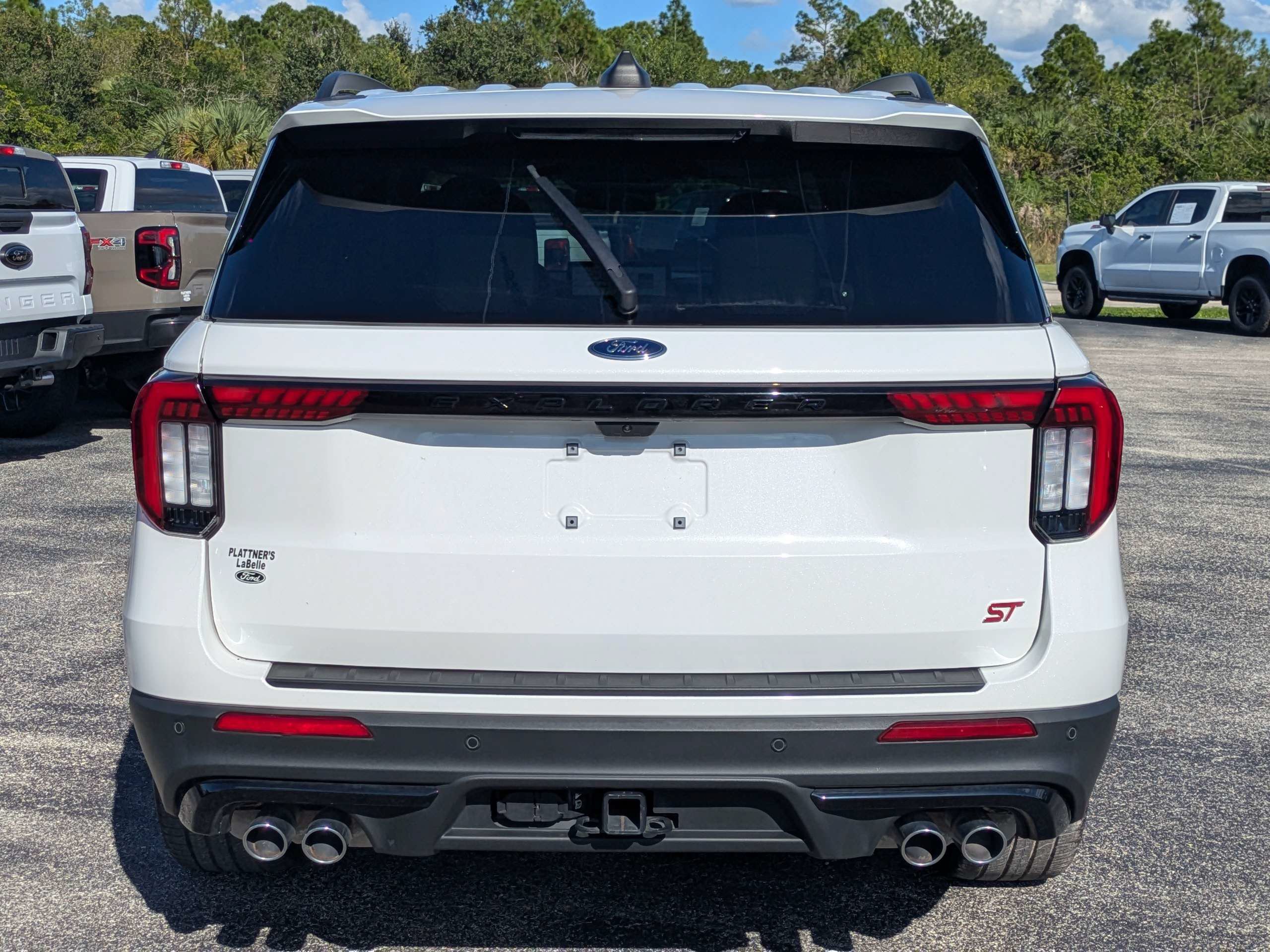 Used 2025 Ford Explorer ST AWD/4WD image 3
