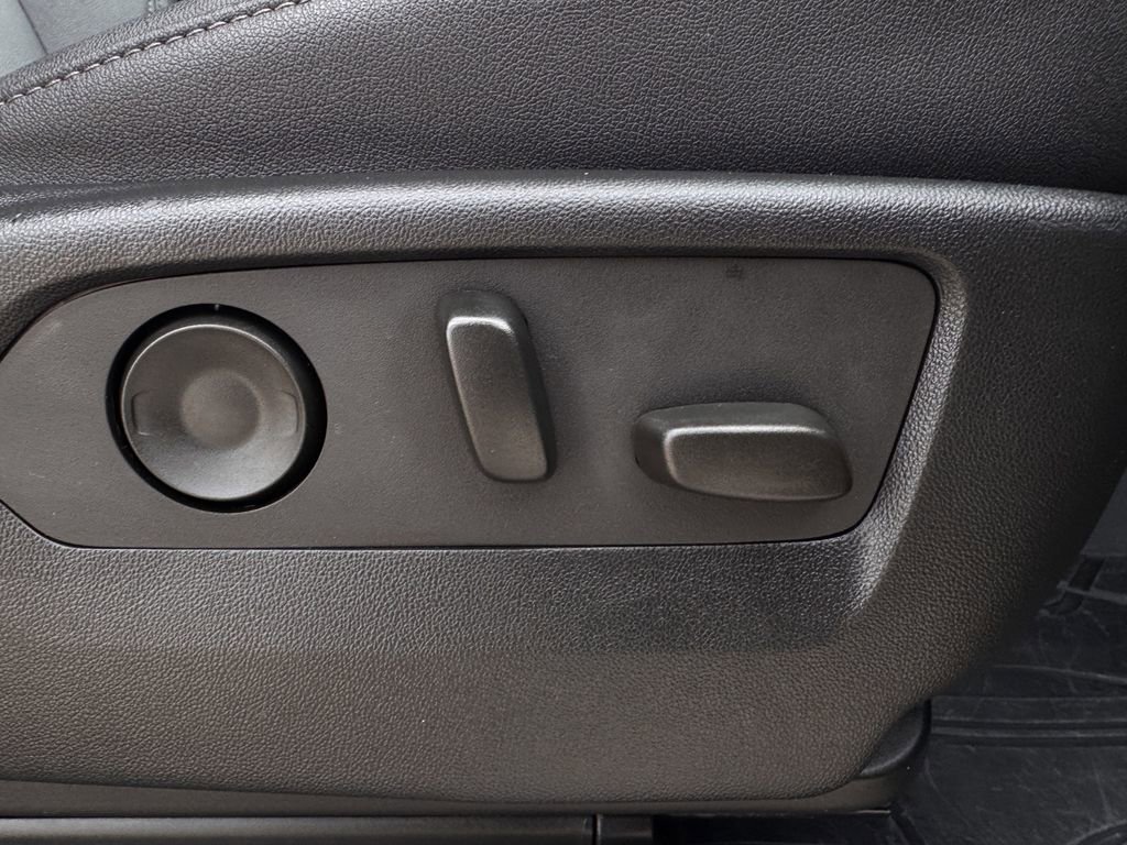 Used 2023 Chevrolet Tahoe Z71 w/ Z71 Off-Road Package image 27