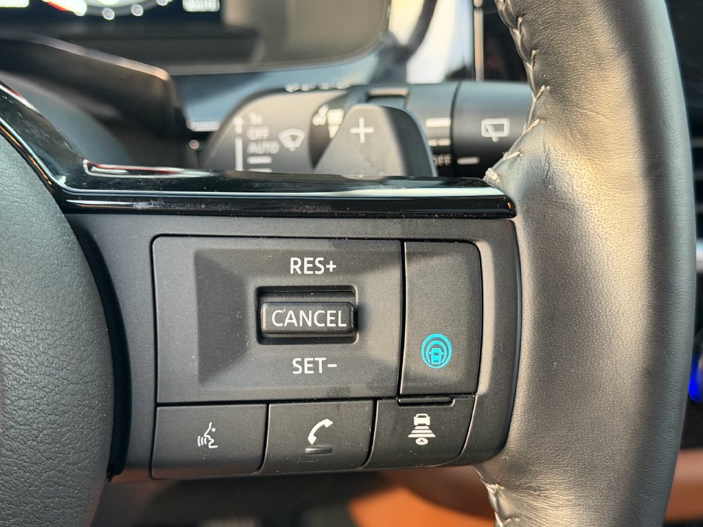Used 2024 Nissan Pathfinder Platinum FWD image 22