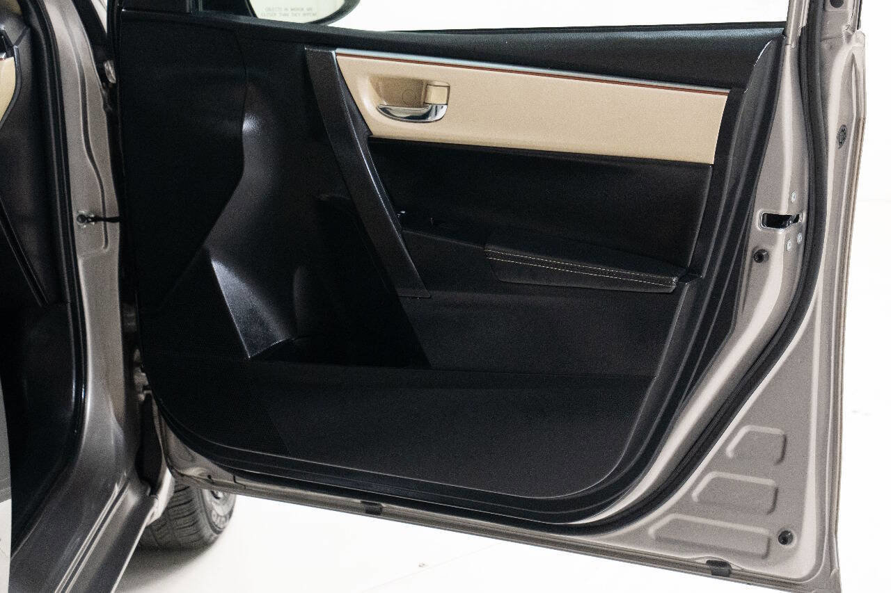 Used 2016 Toyota Corolla LE image 17