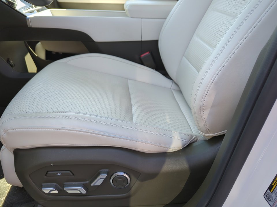 Certified 2025 Hyundai Santa Fe Calligraphy image 11