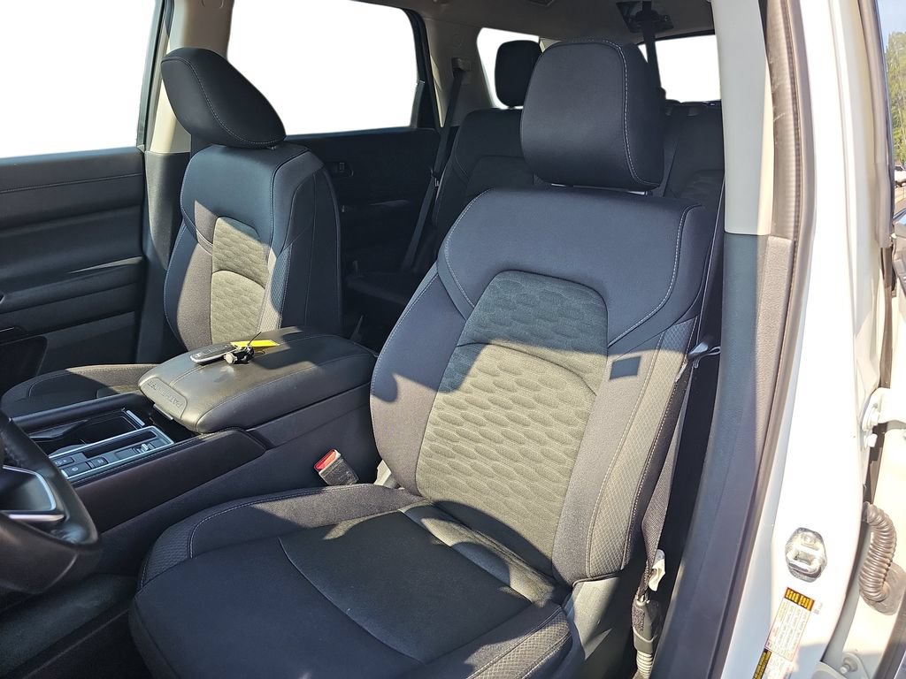 Used 2024 Nissan Pathfinder SV FWD image 15