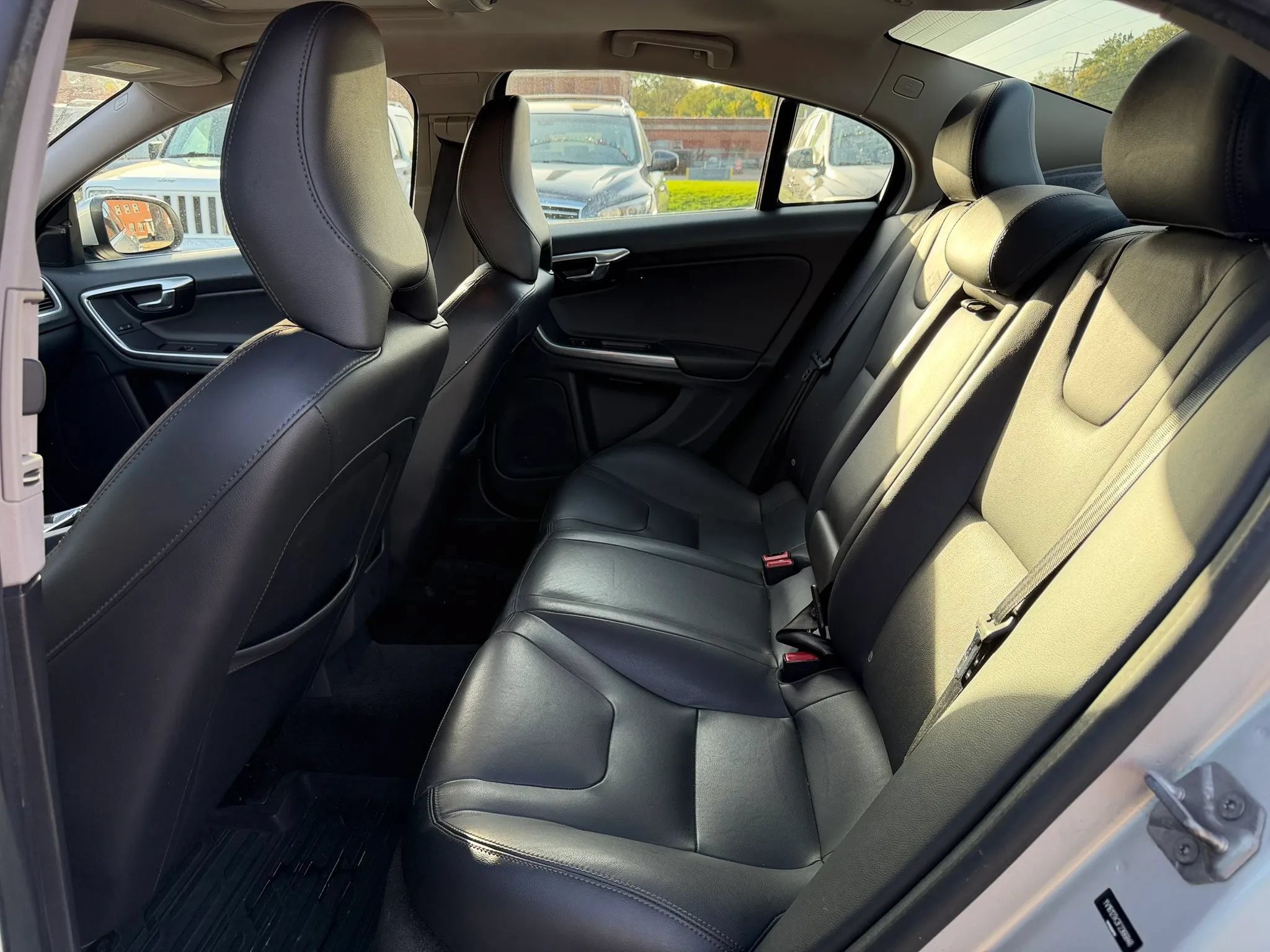 Used 2015 Volvo S60 T5 Premier w/ Convenience Package AWD/4WD image 16