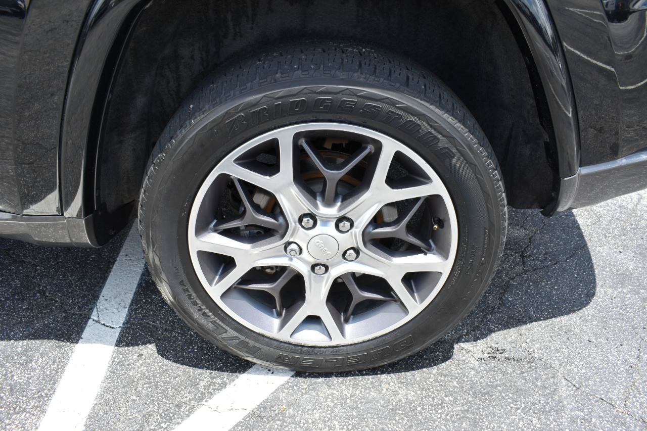 Used 2018 Jeep Grand Cherokee Limited AWD/4WD image 32