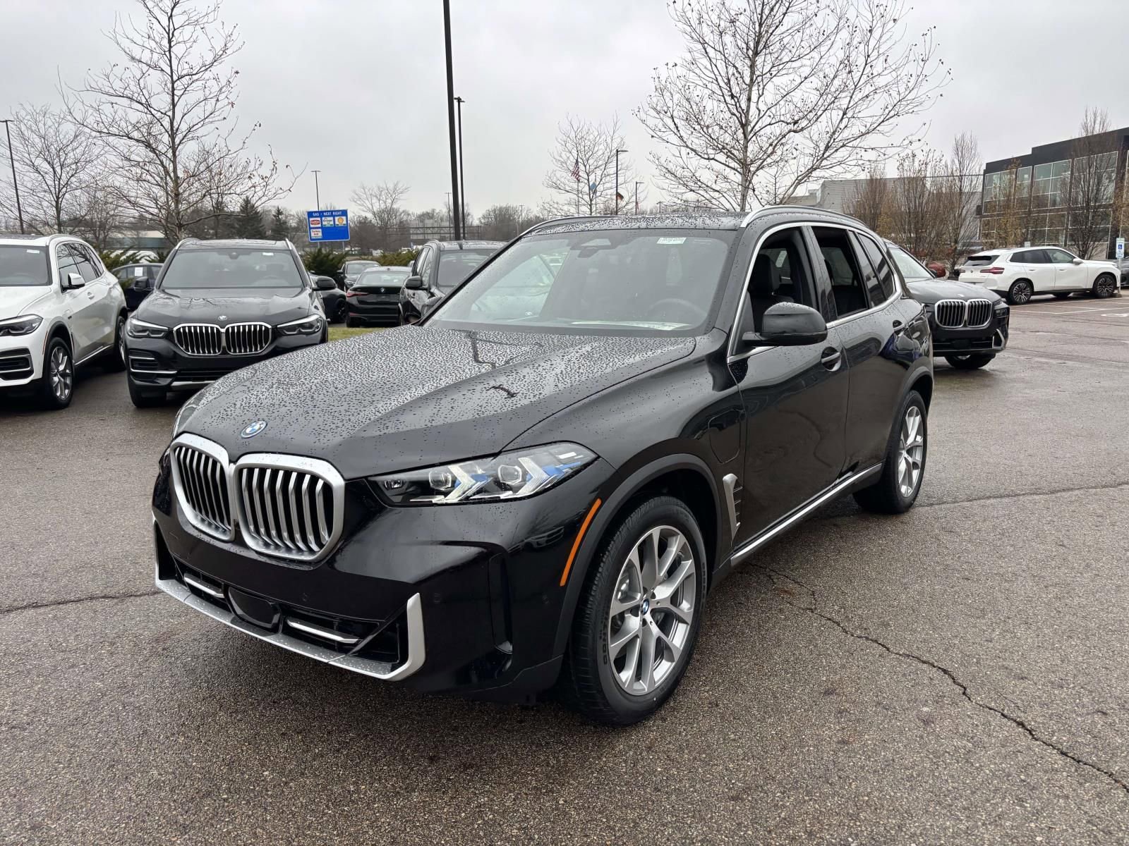 New 2026 BMW X5 xDrive50e w/ Climate Comfort Package AWD/4WD image 3