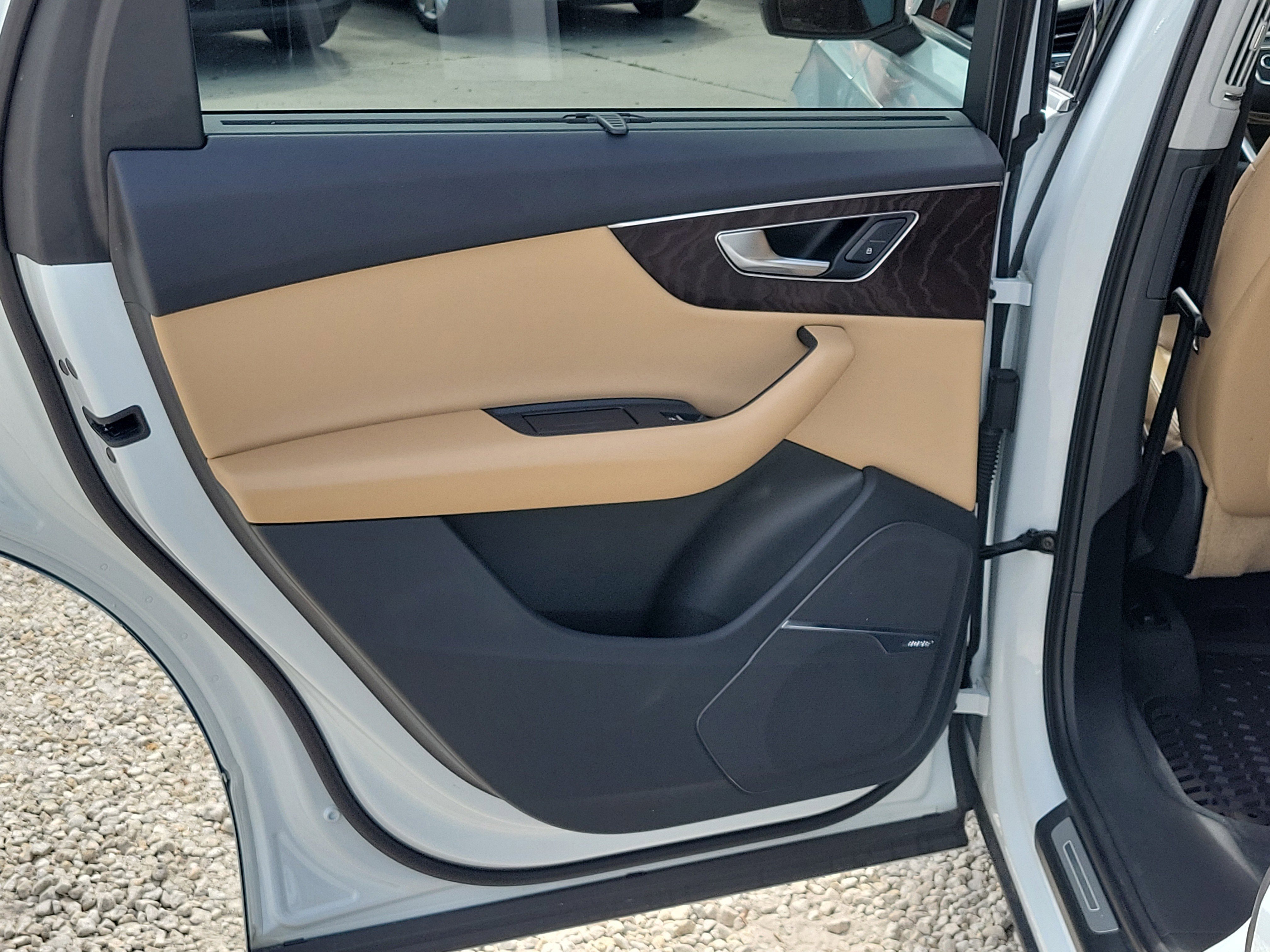 Used 2020 Audi Q7 3.0T Premium Plus image 12