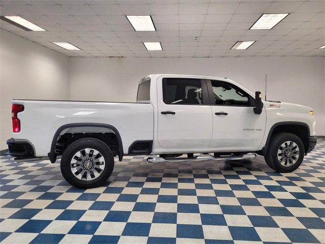 Used 2025 Chevrolet Silverado 2500 Custom w/ Custom Value Package image 9
