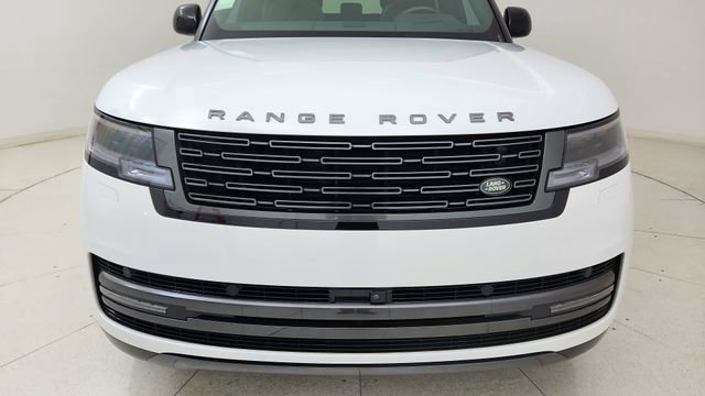 Used 2025 Land Rover Range Rover SE image 8