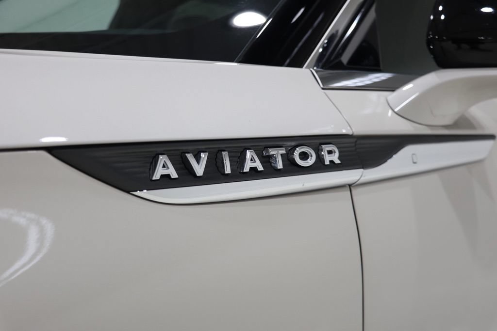 Used 2025 Lincoln Aviator Reserve w/ Illumination Package AWD/4WD image 12