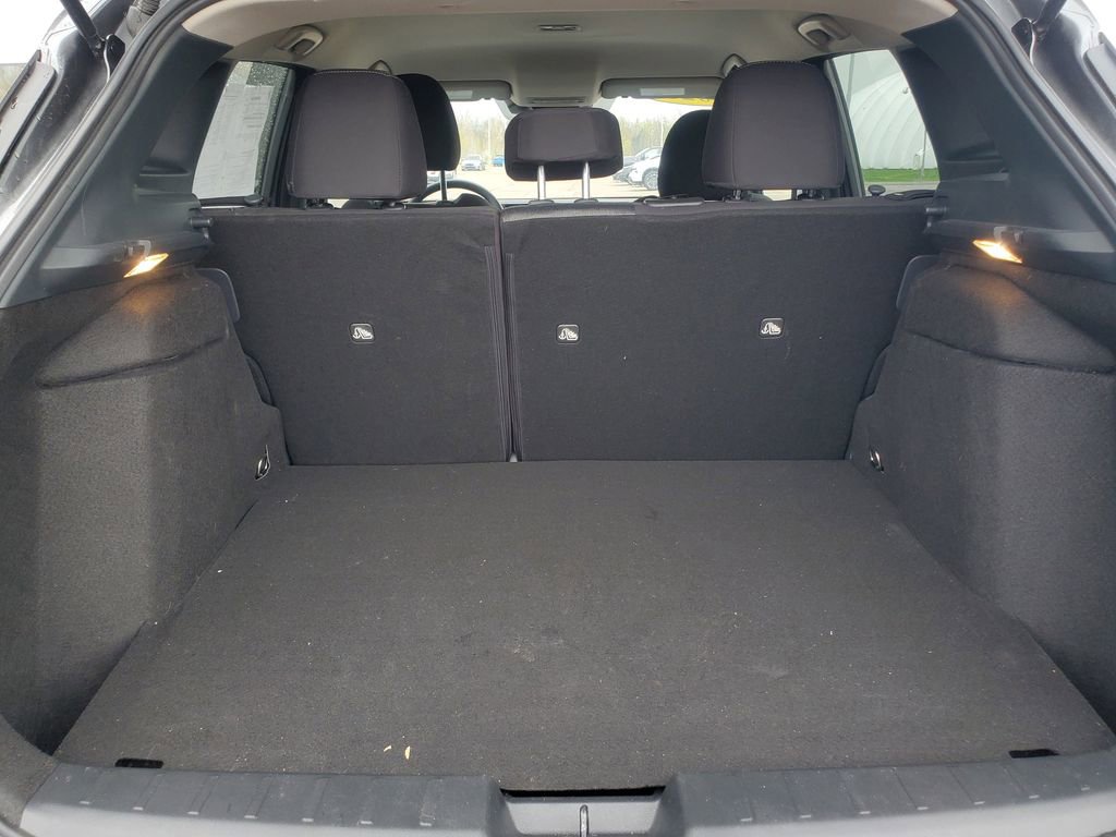 Used 2025 Nissan Kicks SV image 9