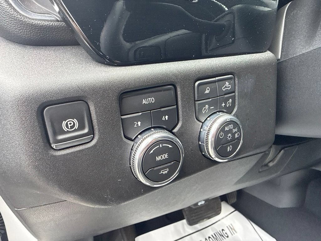 Used 2026 GMC Sierra 1500 SLT AWD/4WD image 18