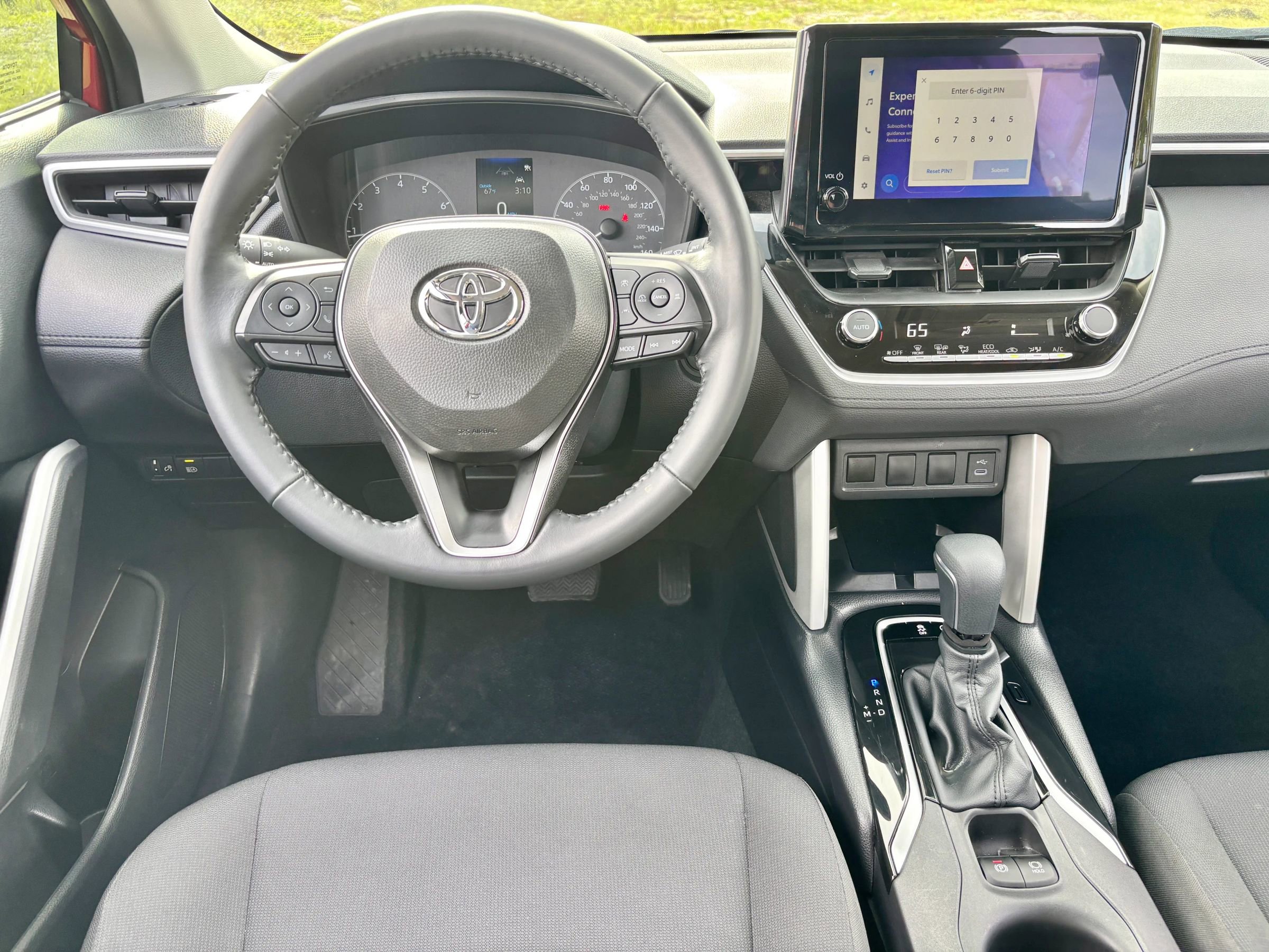 Used 2024 Toyota Corolla Cross LE image 12