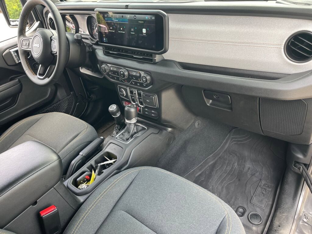 Used 2024 Jeep Gladiator Sport AWD/4WD image 30