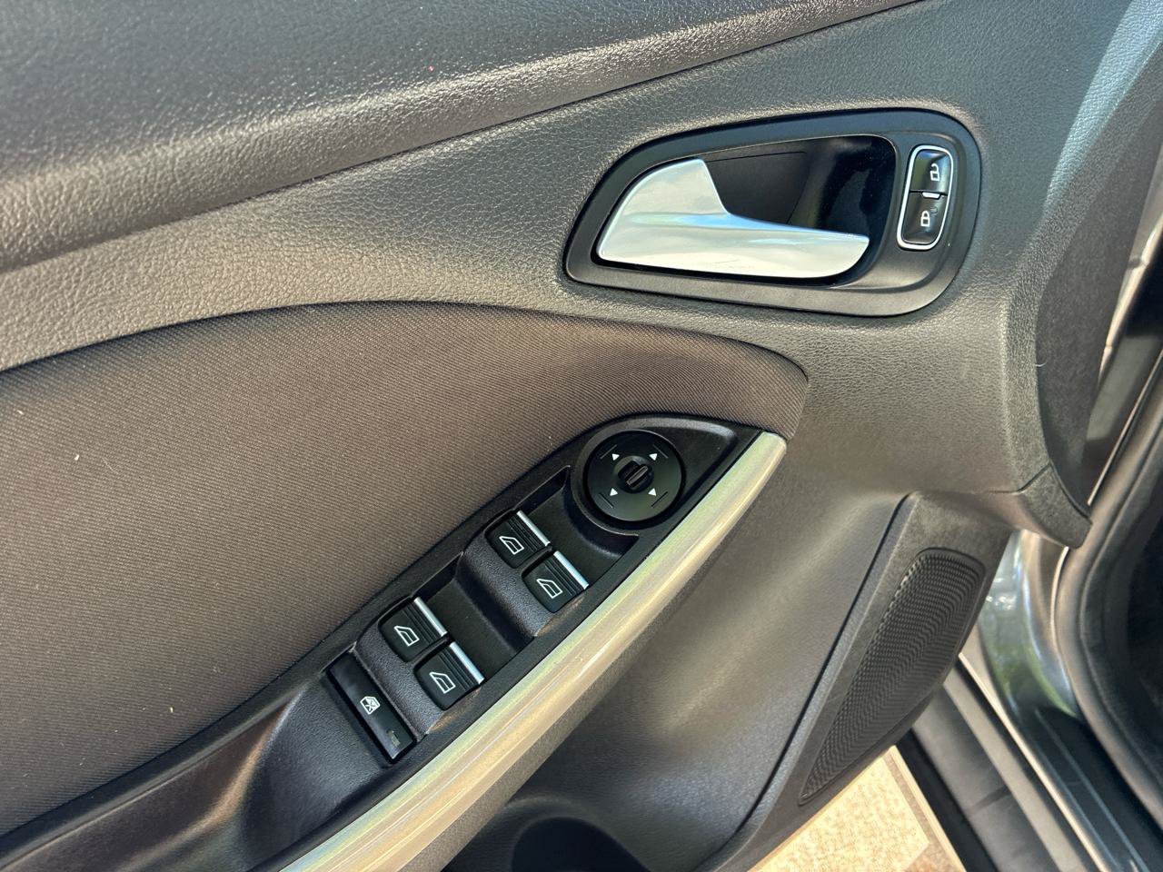 Used 2018 Ford Focus Titanium FWD image 24