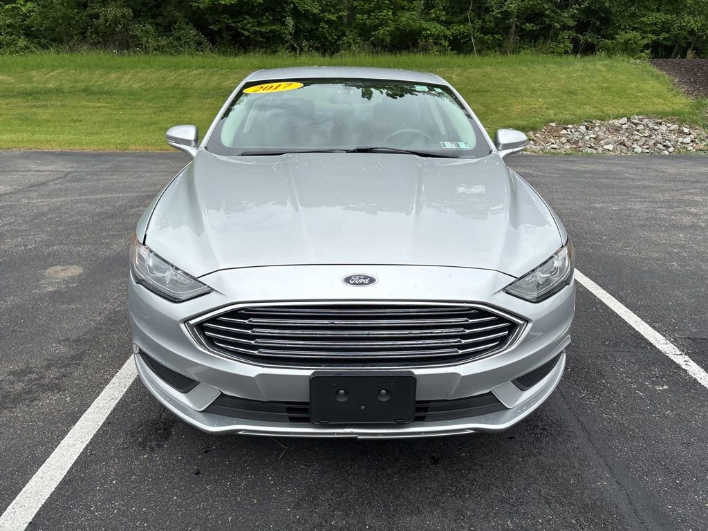 Used 2017 Ford Fusion SE w/ Fusion SE Technology Package FWD image 8