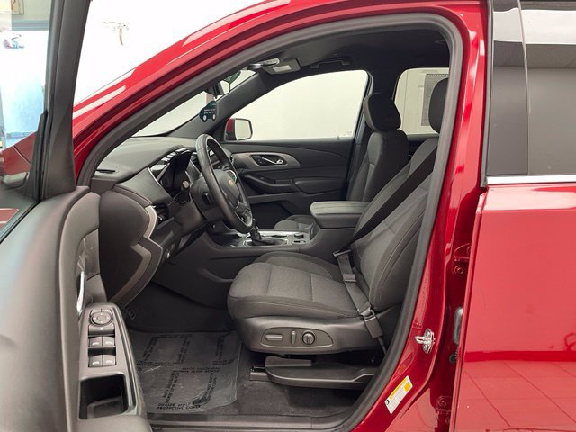 Used 2023 Chevrolet Traverse LT AWD/4WD image 9