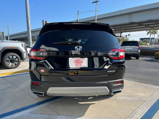 Used 2025 Honda Pilot Touring image 5